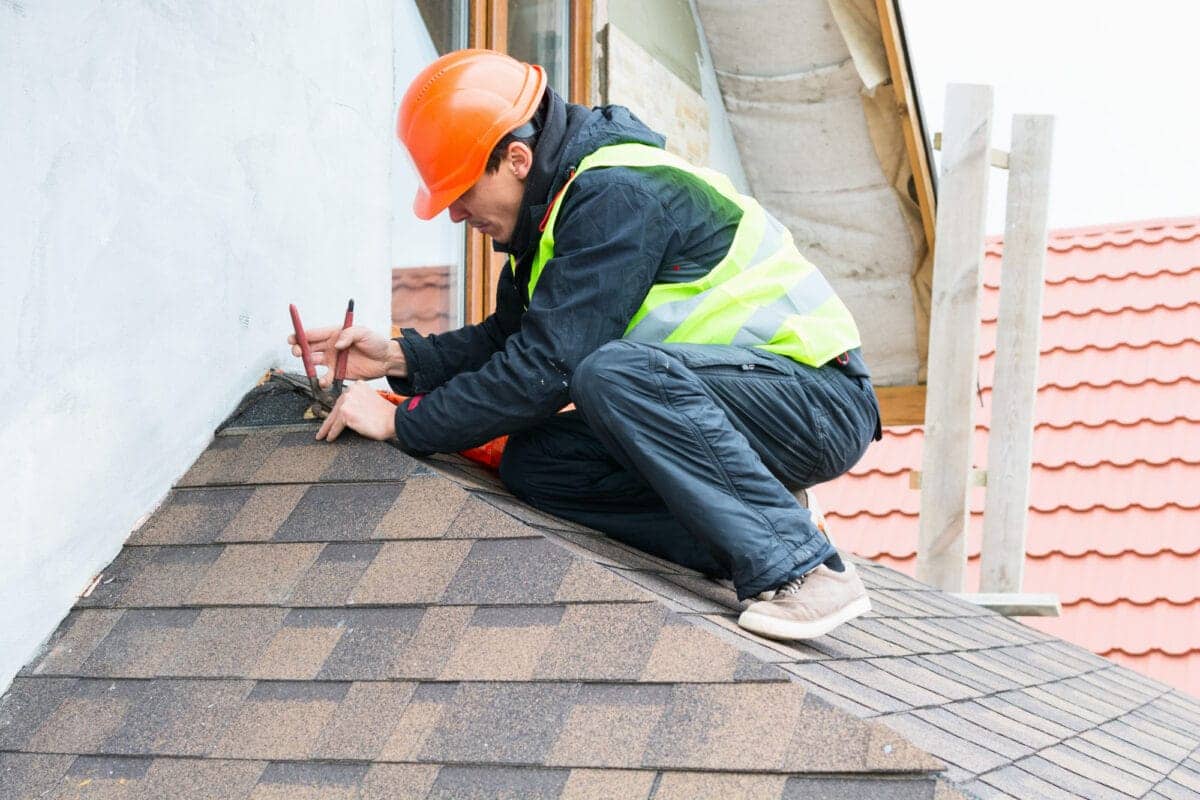 You are currently viewing Replacing Your Roof? A Guide to Choosing Roofing Materials